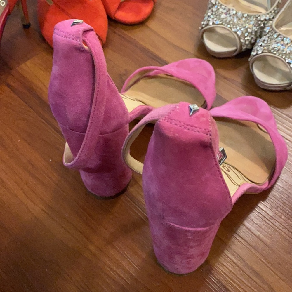 Pink shoes - Picture 2 of 2